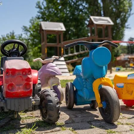 Gerenda Nyaralohaz Badacsony アパート バダチョニトマイ